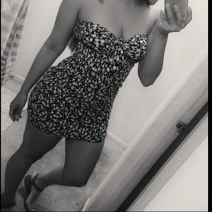 Short daisy deess size medium